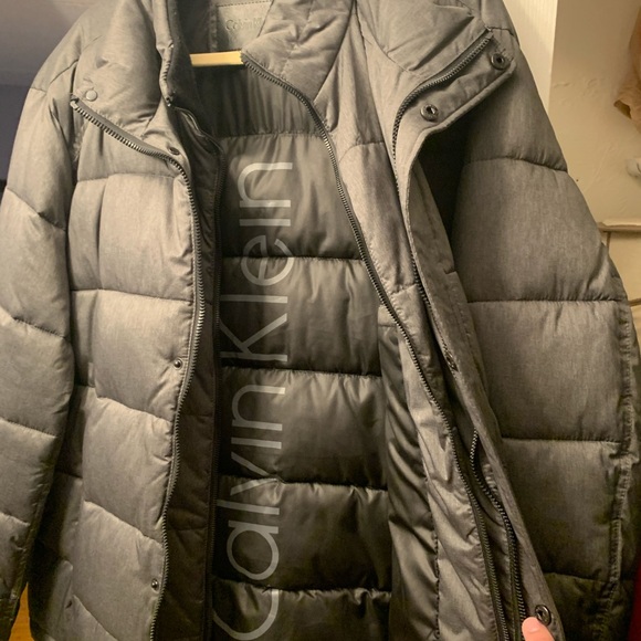 Never worn Gray Calvin Klein puffer coat - Picture 4 of 9